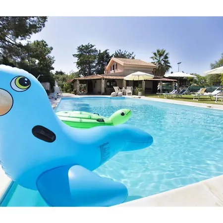 Alghero, Sporting With Swimming Pool